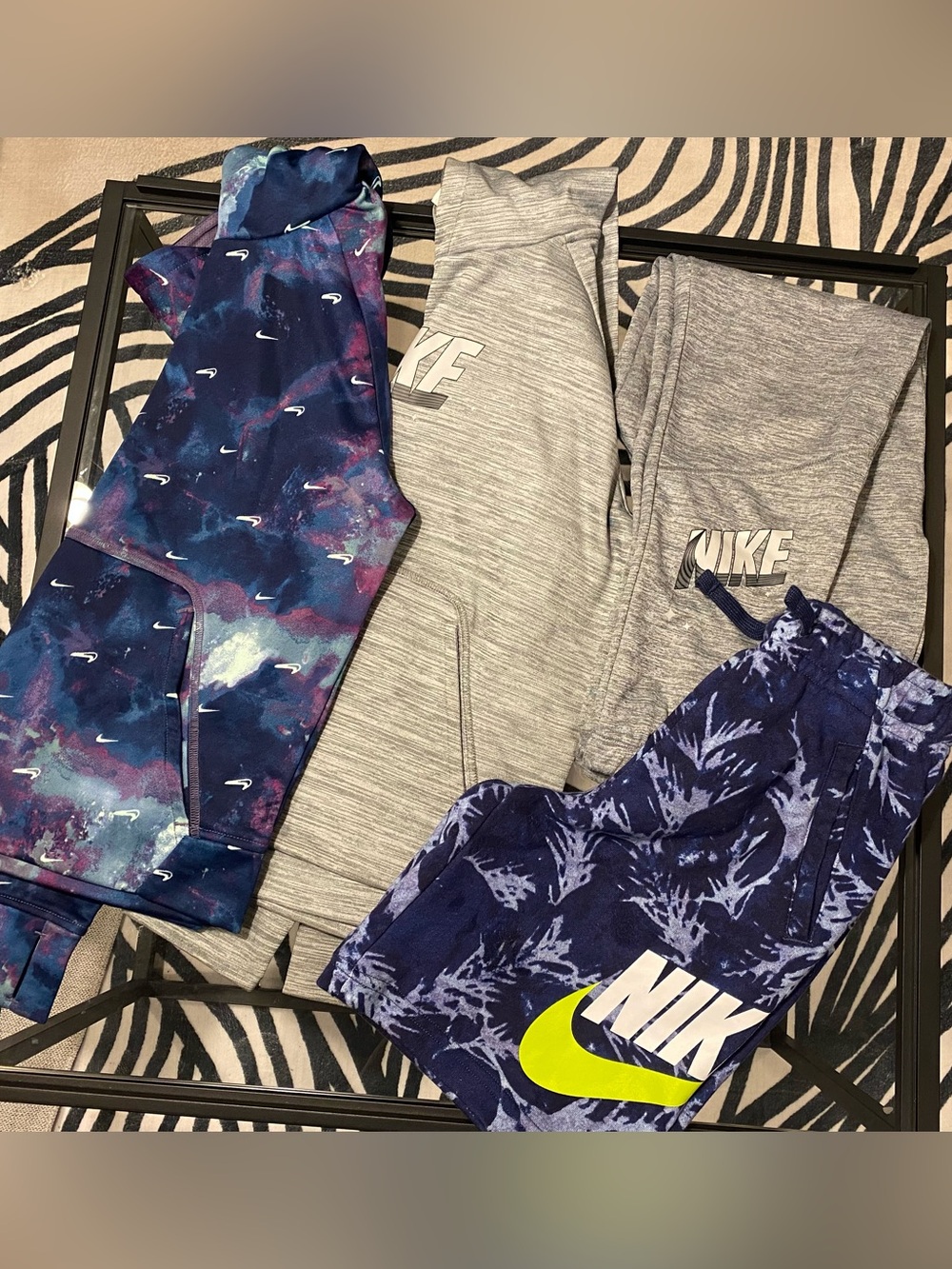 Boys Nike Clothing BUNDLE of 4 items size medium